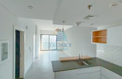 شقة - غرفة نوم - 2 حمامات للايجار في لوكي 1 ريزيدينس - قرية الجميرا سركل - دبي