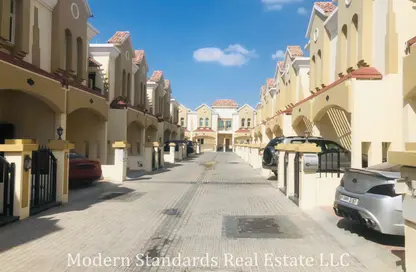 Villa - 3 Bedrooms - 2 Bathrooms for rent in Sahara Meadows 1 - Sahara Meadows - Dubai Industrial City - Dubai