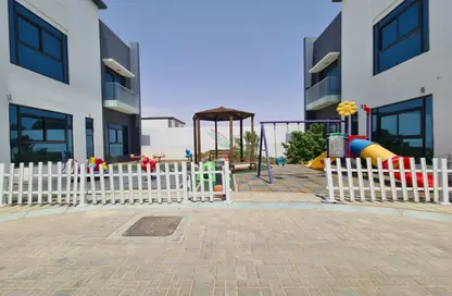 Duplex - 4 Bedrooms - 5 Bathrooms for rent in Mreifia - Al Markhaniya - Al Ain