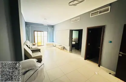 شقة - 2 غرف نوم - 2 حمامات للايجار في بناية النافورة 1 - 2  الروضة - الروضة - عجمان