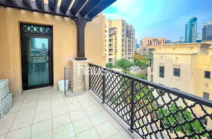 Apartment - 1 Bedroom - 2 Bathrooms for sale in Zanzebeel - Old Town - Downtown Dubai - Dubai