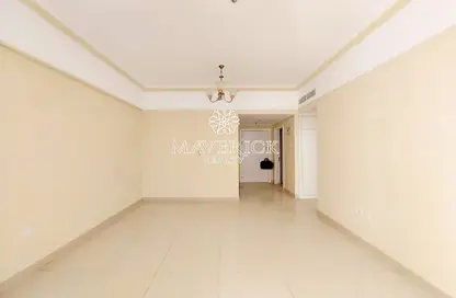 Empty Room image for: Apartment - 1 Bedroom - 2 Bathrooms for rent in Al Khan 5 building - Al Khan - Sharjah, Image 1