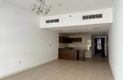 شقة - 2 غرف نوم - 3 حمامات للايجار في مايا 2 - مجمع دبي ريزيدنس - دبي لاند - دبي