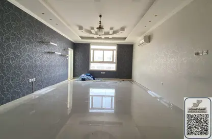 Apartment - 3 Bedrooms - 3 Bathrooms for rent in Al Jurf 2 - Al Jurf - Ajman Downtown - Ajman