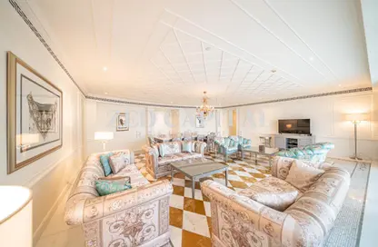Apartment - 3 Bedrooms - 4 Bathrooms for sale in Palazzo Versace - Culture Village - Dubai