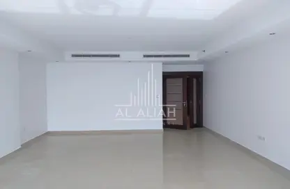 Empty Room image for: Apartment - 3 Bedrooms - 5 Bathrooms for rent in The View - Danet Abu Dhabi - Abu Dhabi, Image 1