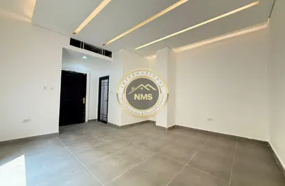 شقة - 1 حمام للايجار في شارع المطار - أبوظبي