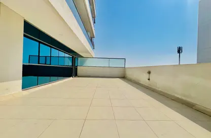 Apartment - 1 Bedroom - 2 Bathrooms for rent in Jumeirah Garden City - Al Satwa - Dubai
