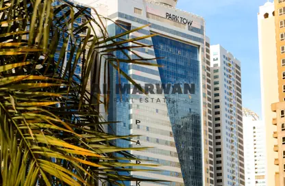 Apartment - 3 Bedrooms - 4 Bathrooms for rent in Robot Park Tower - Al Khan - Sharjah