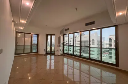 شقة - 2 غرف نوم - 2 حمامات للايجار في الحصن - الخالدية - أبوظبي