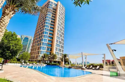 شقة - 3 غرف نوم - 4 حمامات للايجار في يونايتد سكوير - الخالدية - أبوظبي