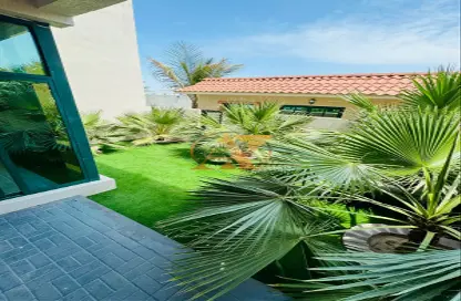 Villa - 4 Bedrooms - 6 Bathrooms for rent in Umm Suqeim - Dubai
