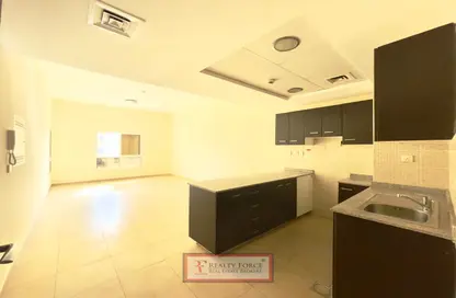Kitchen image for: Apartment - 1 Bedroom - 1 Bathroom for rent in Al Thamam 22 - Al Thamam - Remraam - Dubai, Image 1
