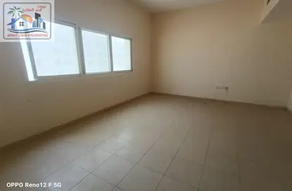 شقة - 2 غرف نوم - 2 حمامات للايجار في برج الكورنيش - طريق كورنيش عجمان - عجمان