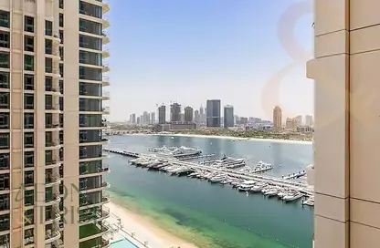 Apartment - 1 Bedroom - 2 Bathrooms for rent in Marina Vista - EMAAR Beachfront - Dubai Harbour - Dubai
