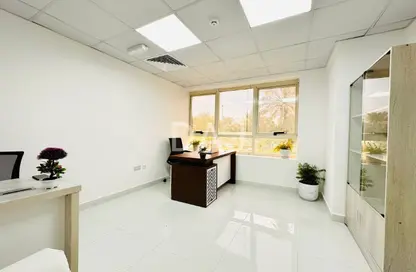 Office Space - Studio - 1 Bathroom for rent in Silver Home Building - Hor Al Anz - Deira - Dubai