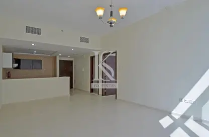 شقة - غرفة نوم - 2 حمامات للبيع في رويال ريزيدنس 2 - رويال ريزدنس - مدينة دبي الرياضية - دبي