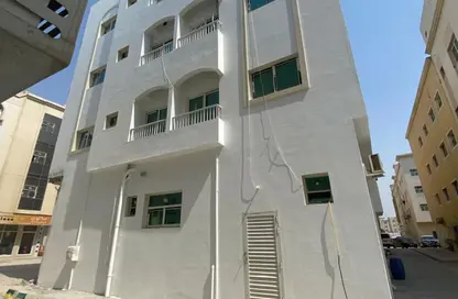 عمارة بالكامل - 8 غرف نوم - 8 حمامات للبيع في مويلح - الشارقة