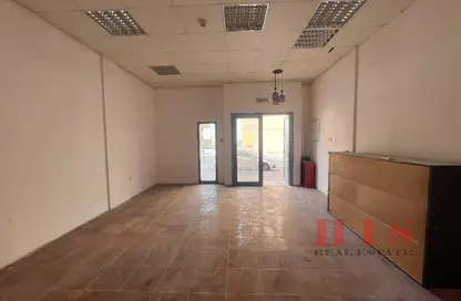 Shop - Studio - 1 Bathroom for rent in O07 - Persia Cluster - International City - Dubai