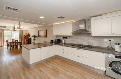 Villa - 4 Bedrooms - 3 Bathrooms for rent in Springs 15 - The Springs - Dubai