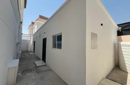 Apartment - Studio - 1 Bathroom for rent in Mohamed Bin Zayed City - Abu Dhabi