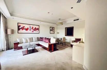 Living Room image for: Apartment - 1 Bedroom - 2 Bathrooms for rent in Maurya - Grandeur Residences - Palm Jumeirah - Dubai, Image 1