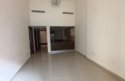 شقة - غرفة نوم - 2 حمامات للايجار في روكسانا ريزيدنس ب - روكسانا ريزيدنس - قرية الجميرا سركل - دبي