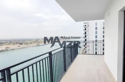 Apartment - 3 Bedrooms - 5 Bathrooms for sale in Waters Edge - Yas Island - Abu Dhabi
