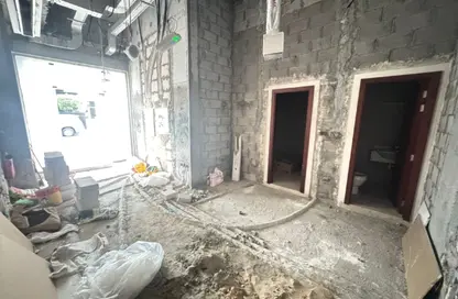 Retail - Studio - 1 Bathroom for rent in Al Barsha 1 - Al Barsha - Dubai