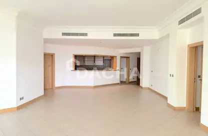 Apartment - 3 Bedrooms - 4 Bathrooms for rent in Al Shahla - Shoreline Apartments - Palm Jumeirah - Dubai