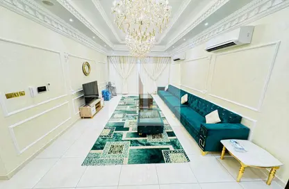 Villa - 5 Bedrooms - 5 Bathrooms for rent in Al Aweer 1 - Al Aweer - Dubai