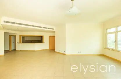 Apartment - 3 Bedrooms - 4 Bathrooms for sale in Al Khudrawi - Shoreline Apartments - Palm Jumeirah - Dubai