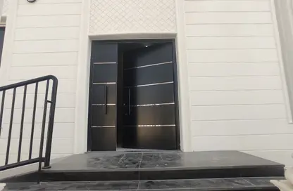 Villa - 2 Bedrooms - 2 Bathrooms for rent in Baniyas - Abu Dhabi