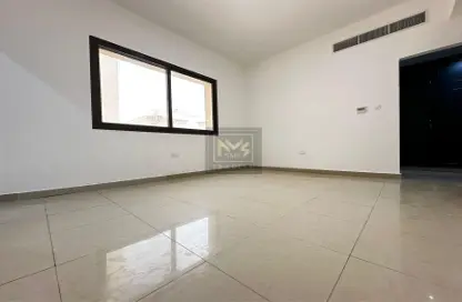 شقة - غرفة نوم - 1 حمام للايجار في شارع المطار - أبوظبي