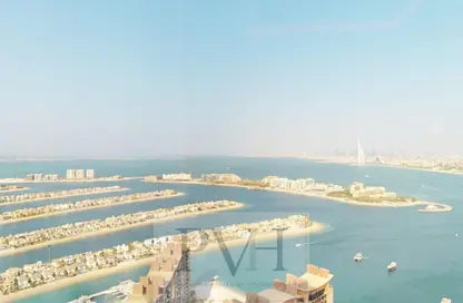 Apartment - Studio - 1 Bathroom for rent in The Palm Tower - Palm Jumeirah - Dubai