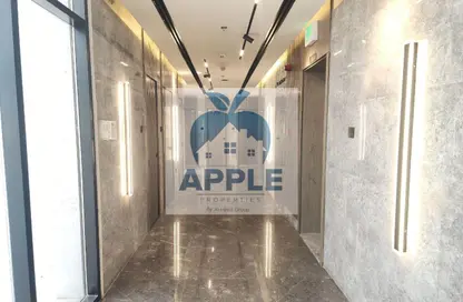 شقة - 2 غرف نوم - 2 حمامات للايجار في الزاهية - تجارية مويلح - الشارقة