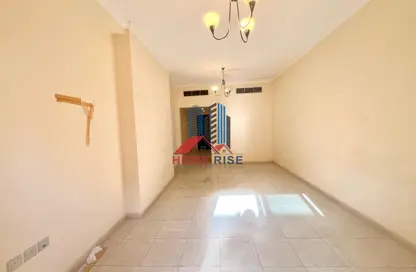 شقة - غرفة نوم - 2 حمامات للايجار في بناية هاجر - تجارية مويلح - الشارقة شقة - غرفة نوم - 2 حمامات للايجار في بناية هاجر - تجارية مويلح - الشارقة