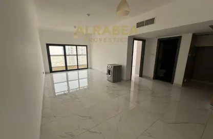 شقة - غرفة نوم - 2 حمامات للايجار في مبنى جيباس 3 - الراشدية 2 - الراشدية - عجمان