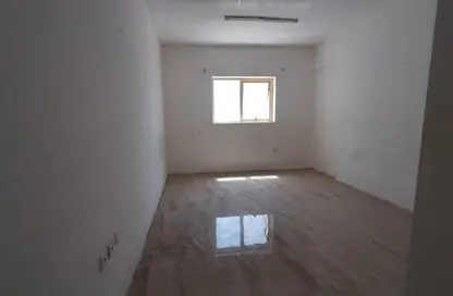 Apartment - 3 Bedrooms - 4 Bathrooms for rent in Al Khan - Sharjah
