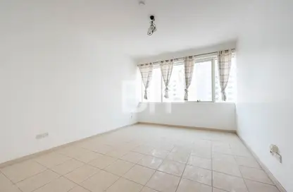 Apartment - 3 Bedrooms - 3 Bathrooms for rent in Al Khan - Sharjah