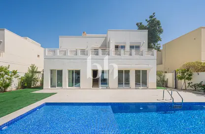 Villa - 5 Bedrooms - 5 Bathrooms for rent in Meadows 2 - Meadows - Dubai