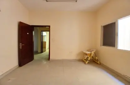 Apartment - Studio - 1 Bathroom for rent in Bu Tina - Al Sharq - Sharjah