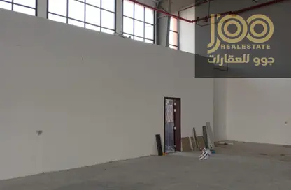Warehouse - Studio - 2 Bathrooms for rent in Umm Al Thuoob - Umm Al Quwain