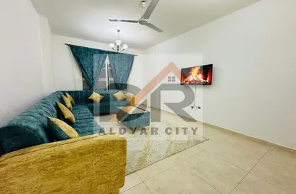 شقة - غرفة نوم - 2 حمامات للايجار في عمارة عزير - 3  الروضة - الروضة - عجمان