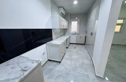 شقة - 3 غرف نوم - 4 حمامات للايجار في مدينة الرياض - أبوظبي