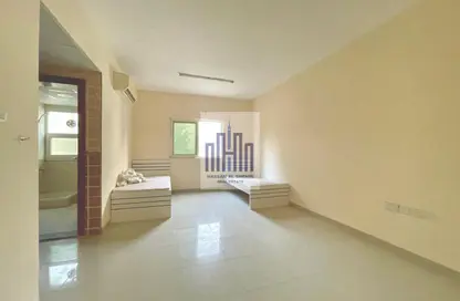 شقة - 1 حمام للايجار في طريق فاير ستاشن - مويلح - الشارقة