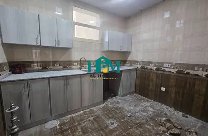 شقة - غرفة نوم - 2 حمامات للايجار في مدينة الفلاح - أبوظبي شقة - غرفة نوم - 2 حمامات للايجار في مدينة الفلاح - أبوظبي