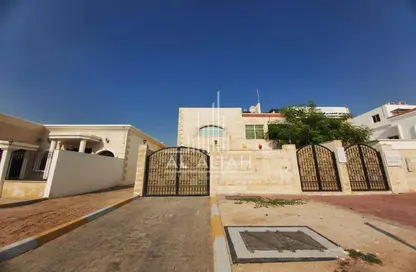 صورة لـ مبنى خارجي فيلا - 7 غرف نوم - 6 حمامات للايجار في فلل المشرف - المشرف - أبوظبي ، صورة رقم 1