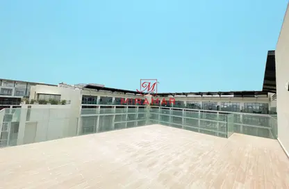 Apartment - 3 Bedrooms - 3 Bathrooms for rent in Oasis 2 - Oasis Residences - Masdar City - Abu Dhabi