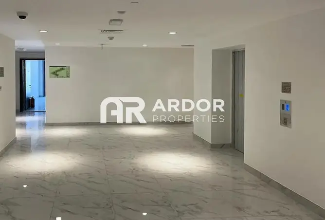 Apartment - 2 Bedrooms - 3 Bathrooms for sale in Oasis Residences - Masdar City - Abu Dhabi